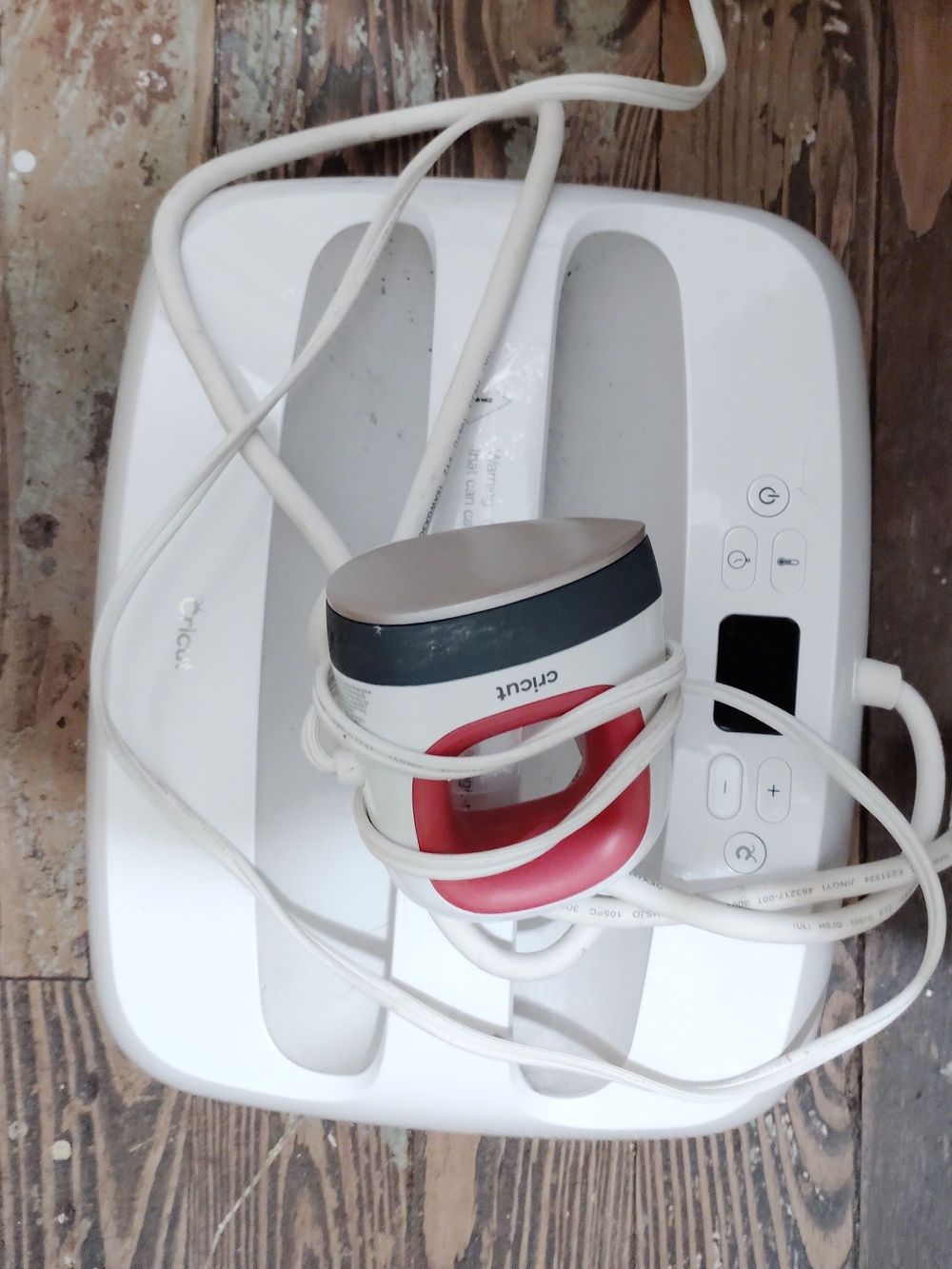 Cricut EasyPress Mini White and Red Handheld Heat Press